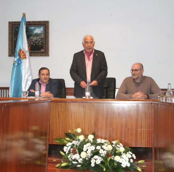 2017_Viana_Acto cesión libros biblioteca Nemesio Barxa