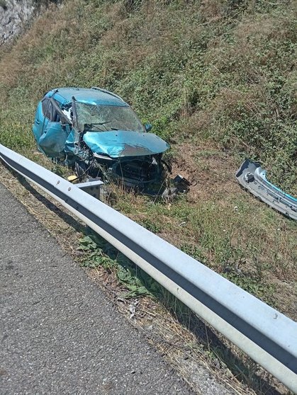 El accidente tuvo lugar en el punto kilométrico 127 de la A-52. | FOTO: Cedida.