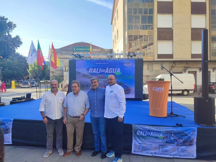 20240901 Rálly da Auga, II Edición_presentación_Presidente de
CAMI Motorsport, Nuno Loureiro, Alcalde de Verín, Gerardo Seoane; el Presidente da Câmara Municipal de Chaves,
Nuno Vaz; el Presidente de la Escudería de Ourense, Jano Fraga