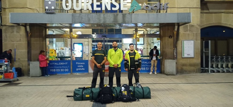 Roberto Fernández, Alberto Fernández y David Ruiz partieron desde Ourense a las 8:20 horas de este viernes. | FOTO: Brif Laza.