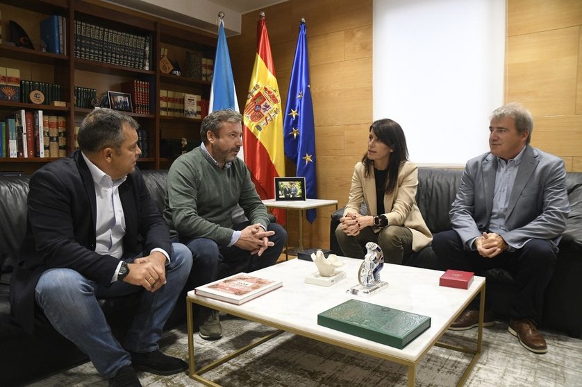 20240924 Reunión alcalde de Cualedro, Luciano Rivero Cuquejo, con la conselleira de Vivenda e Planificación de Infraestruturas, María Martínez Allegue