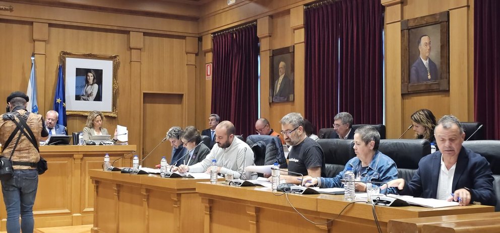 La oposición, en el pleno ordinario de octubre de la Deputación de Ourense.